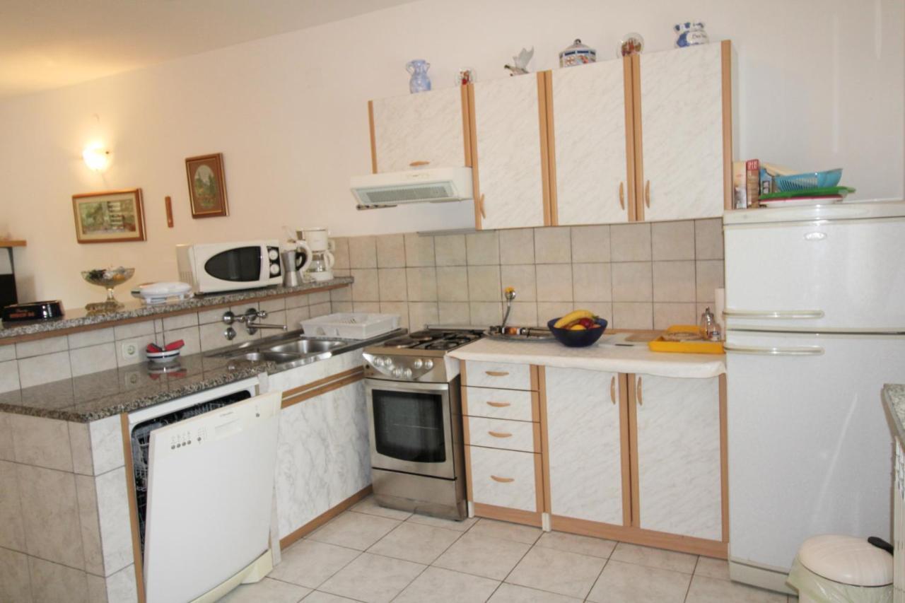 Apartment Valentina Liznjan Exterior photo